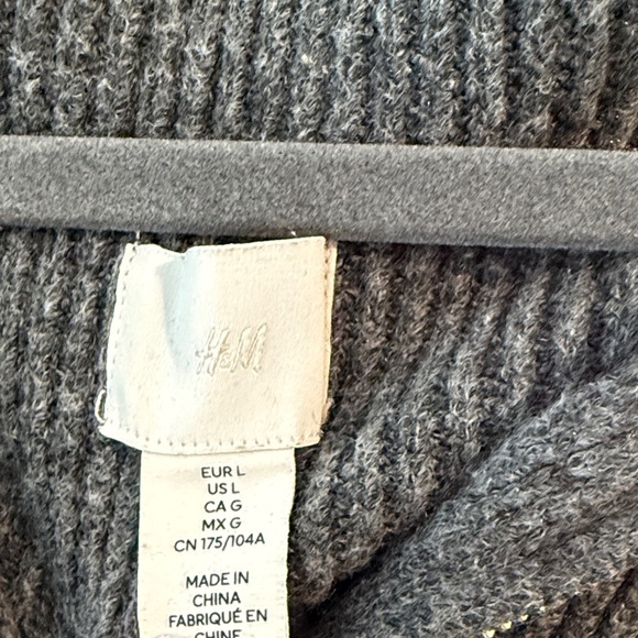H&M Charcoal Turtleneck Sweater - Picture 2 of 3
